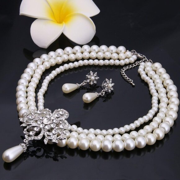 Women's Silver-Tone Ivory Simulated Pearls Crystal Victorian Style Statement Nec - Picture 6 of 9